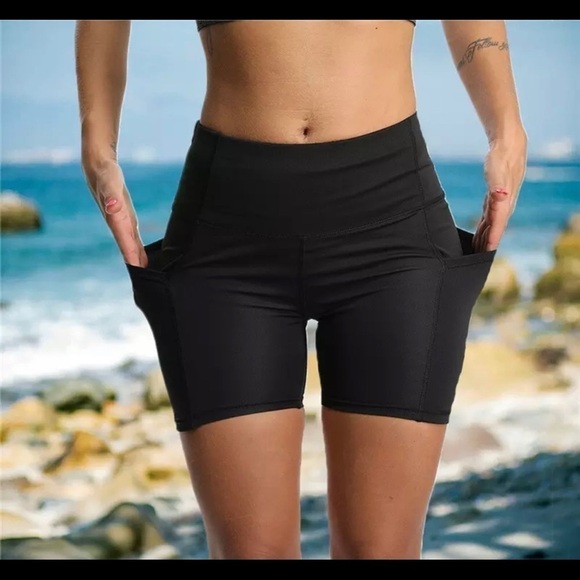 Black Workout Shorts w/Pockets - Picture 1 of 3